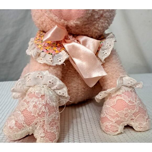 VTG 1997 Hallmark Storybook Friends 9" Plush Miss Penelope Pig #2206 - Picture 3 of 7